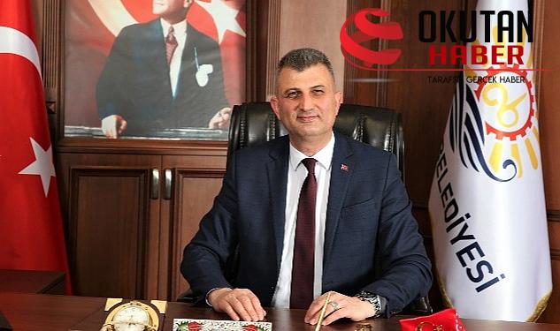 Gölcük Belediye Lideri Ali Yıldırım Sezer, yayınladığı ileti ile tüm personel ve işçilerin 1 Mayıs Emek ve Dayanışma Gününü kutladı