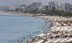 Antalya sahillerine sıcak darbesi! Plajlara ilgi azaldı