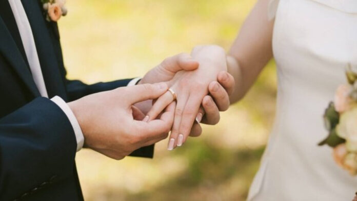 Evlilik kredisi ne zaman verilecek? Yeni evleneceklere faizsiz 150 bin TL kredi imkanı..