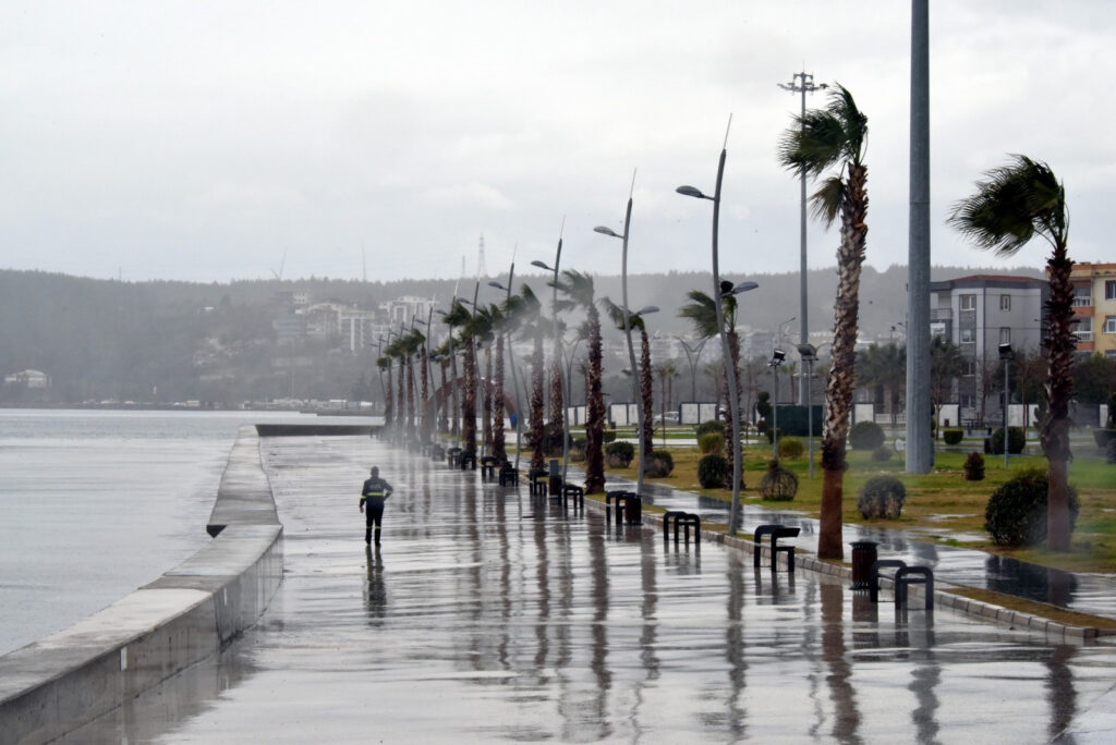 Marmara ve Kuzey Ege denizleri için fırtına uyarısı