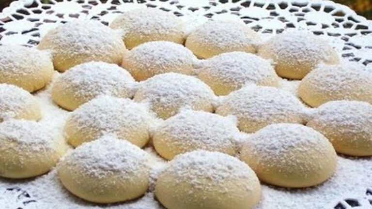 Pudra şekerli kurabiye tarifi: 4 malzemeli, 15 dakikada hazır