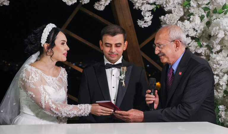 CHP Genel Başkanı Kemal Kılıçdaroğlu nikah şahitliği yaptı