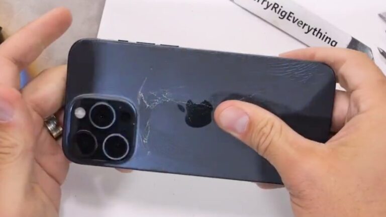 Saniyeler içinde kırıldı! iPhone 15 Pro Max’in sağlamlık testi hayal kırıklığı yarattı!