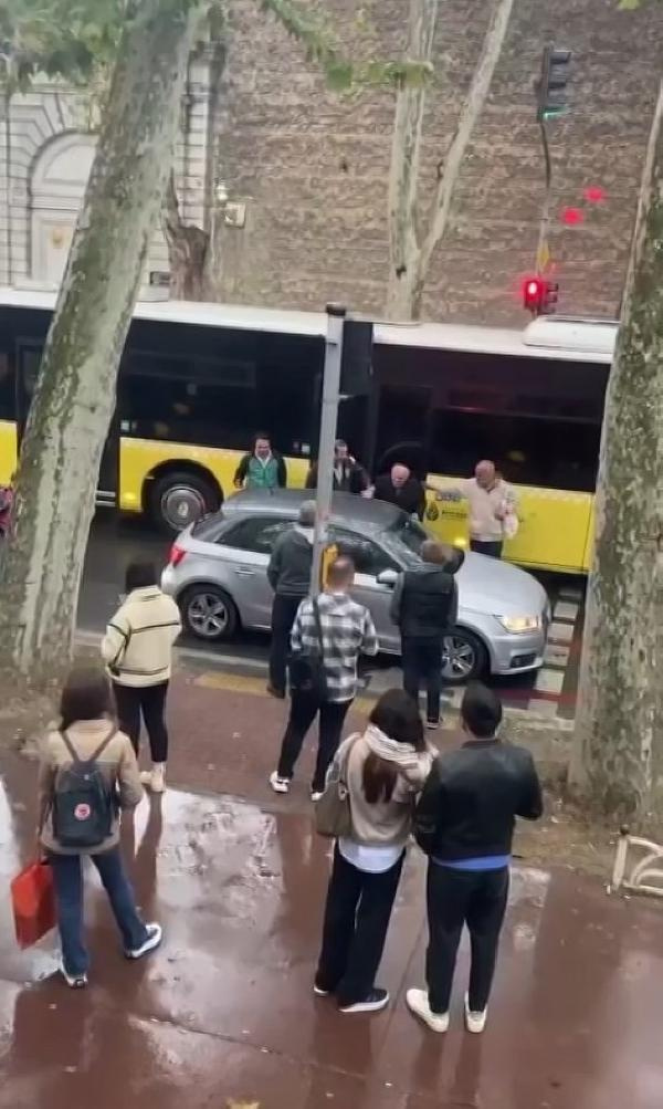 Beşiktaş’ta İETT’ye ait iki otobüs kaza yaptı 
