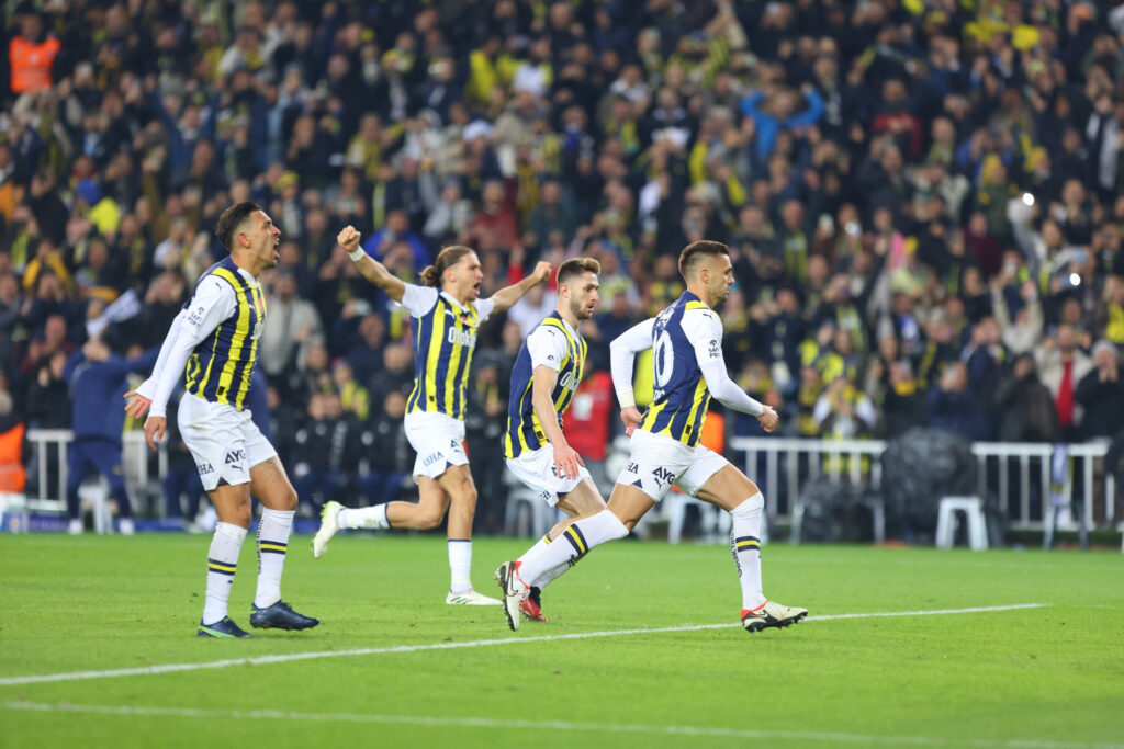 Fenerbahçe, Gümrük’ü evinde geçti