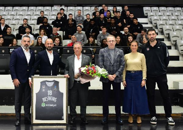 Başkan Çebi, basketbol takımlarıyla buluştu