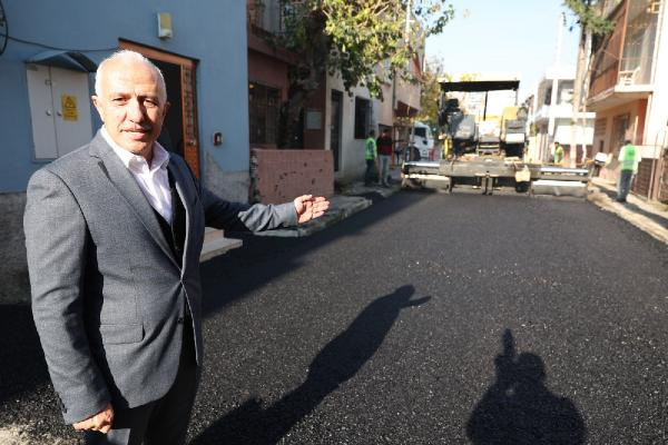 Akdeniz Belediyesi kendi ürettiği asfaltı dökmeye başladı