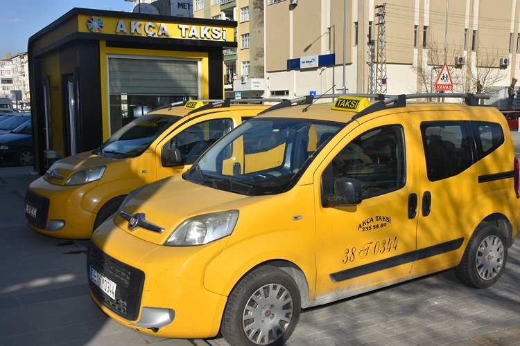 Kayseri Kocasinan’da taksi durakları çehre değiştirdi