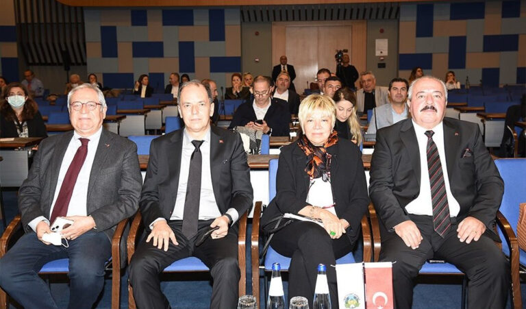 İzmir Ticaret Borsası’nda yılın son meclis toplantısı yapıldı