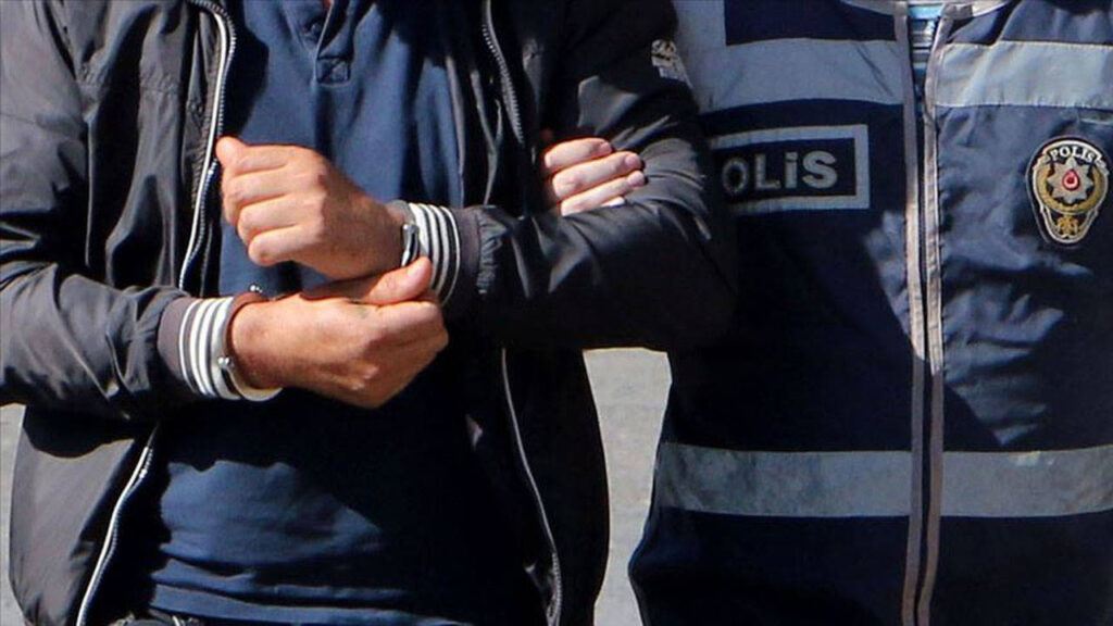İzmir’de ANYAKAYDER Eşbaşkanları Gözaltına Alındı