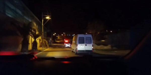 İzmir’de durdurulan kamyonetin kasasından 41 kaçak göçmen çıktı