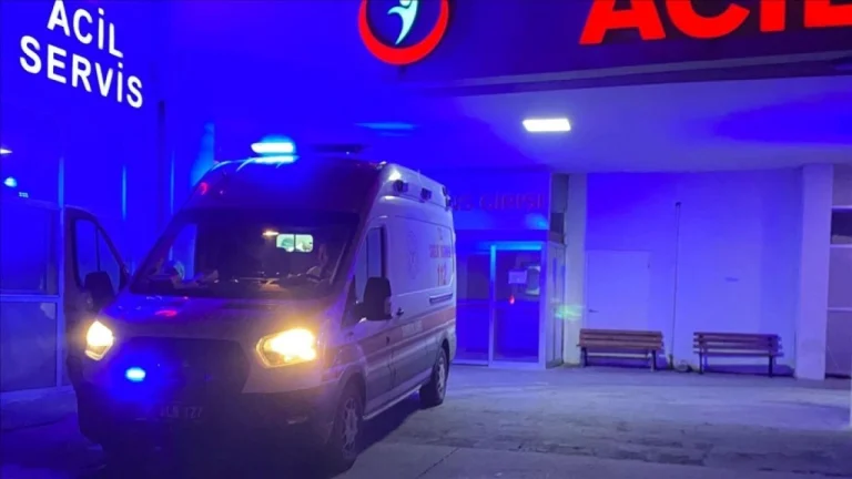 İzmir’de kavgada yaraladığı kişiyi hastanede tekrar bıçaklayan şüpheli tutuklandı
