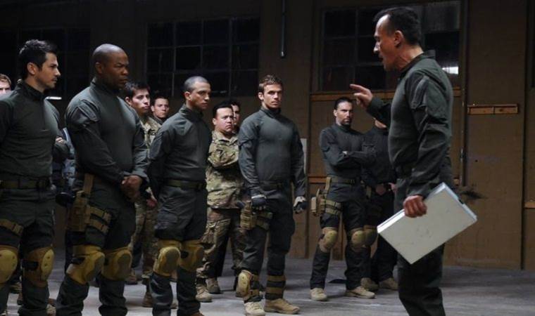 SEAL Team 6 Karanlığa Yolculuk filminin konusu ne? SEAL Team 6 Karanlığa Yolculuk filminin oyuncuları kim?
