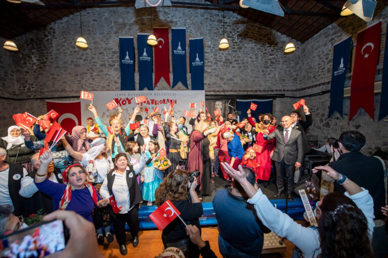 İzmir’de Köy Tiyatroları iki yılda 16 bin seyirciye ulaştı