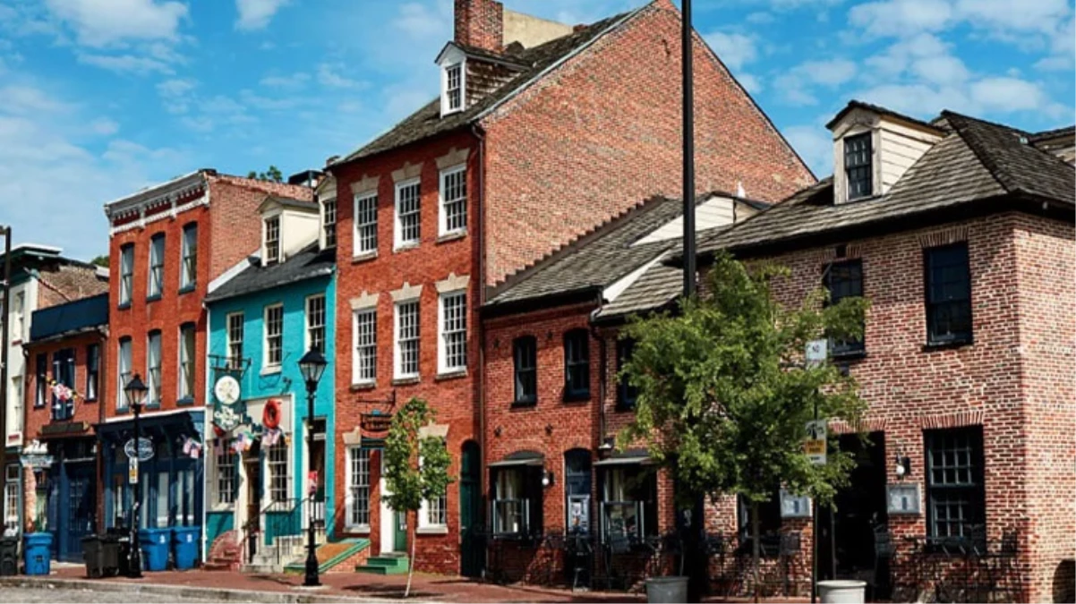 Amerika Birleşik Devletleri’nde bulunan Baltimore şehrinde terk edilmiş evler 1 dolara satılacak