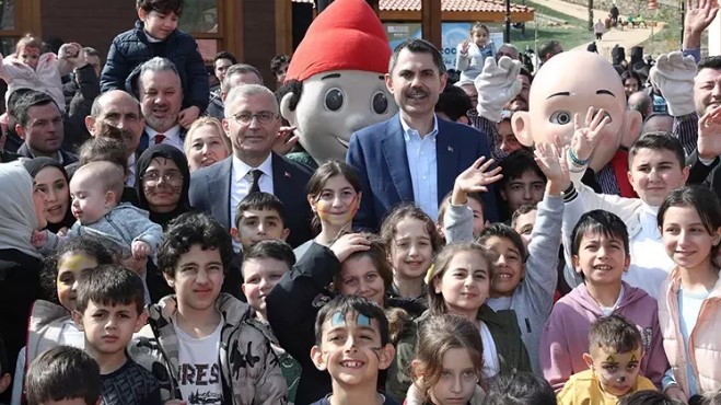 Murat Kurum: Üsküdar’da yaptığımız Çocuk Köyü, İBB’nin yaptığı kreşlerden daha büyük projedir
