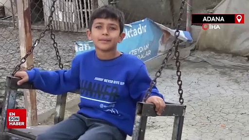 Adana’da gözünün yarısı mavi yarısı kahverengi olan küçük çocuk