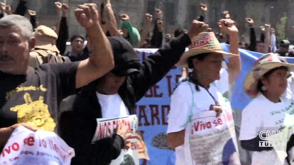 Meksika’da ortalık karıştı! Protestocular Başkanlık Sarayı’na daldı