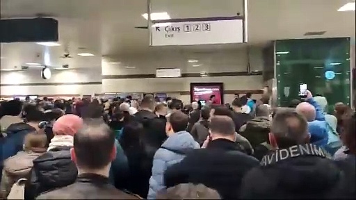Murat Kurum’dan metro arızası paylaşımı: Nisanda kurtuluyoruz