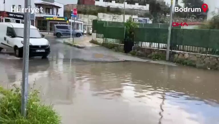 Bodrum’da şiddetli yağış! Cadde ve sokaklar göle döndü
