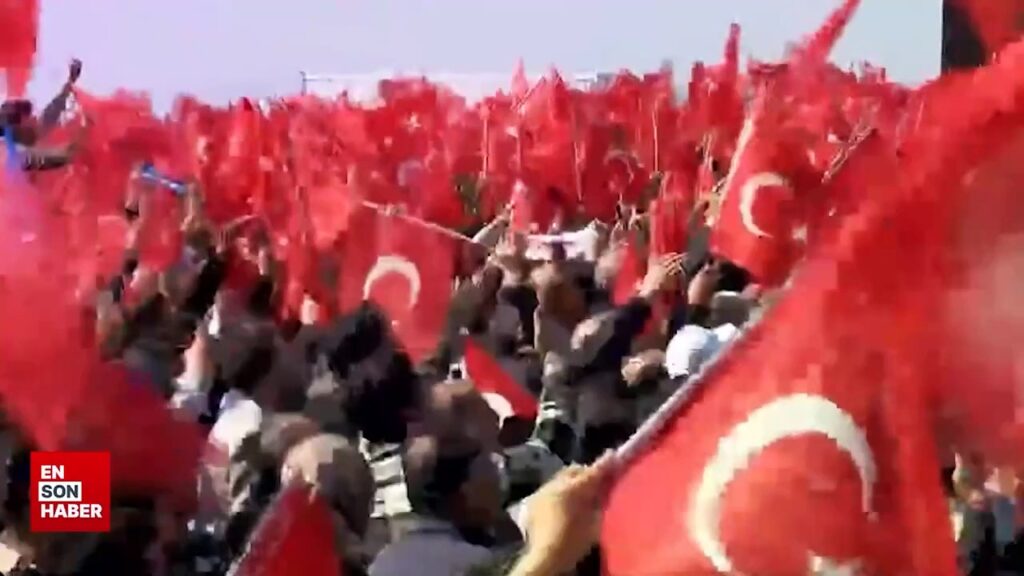 Cumhurbaşkanı Erdoğan ‘Duyanlara Duymayanlara’ şarkısını İzmir’de söyledi